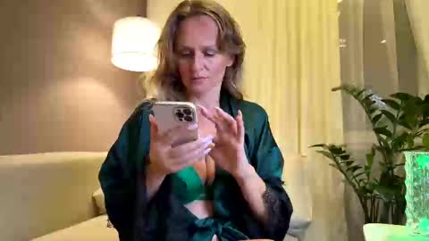 Zlata online show from September 10, 2025, 6:41 pm