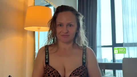 Snapshot of yes_mommy_zlata chatting on April 4, 2026, 6:44 am Zlata online show from April 4, 2026, 6:44 am