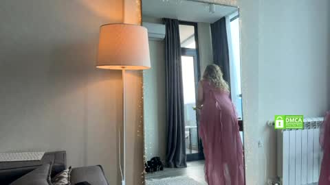Snapshot of yes_mommy_zlata chatting on April 18, 2026, 7:12 am Zlata online show from April 18, 2026, 7:12 am