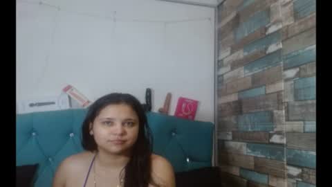 yesamin_stone18 online show from June 18, 2026, 12:09 pm