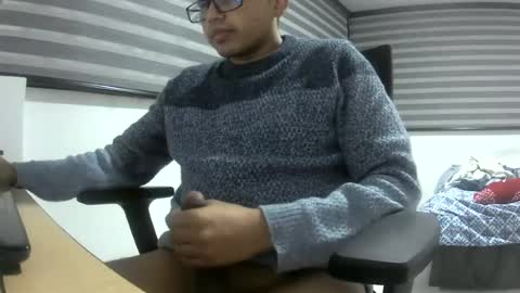 yesidxxx123_ online show from June 29, 2026, 5:03 am
