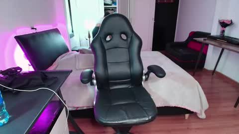 Snapshot of yesie_hot2 chatting on September 19, 2025, 1:18 am yesie_hot2 online show from September 19, 2025, 1:18 am