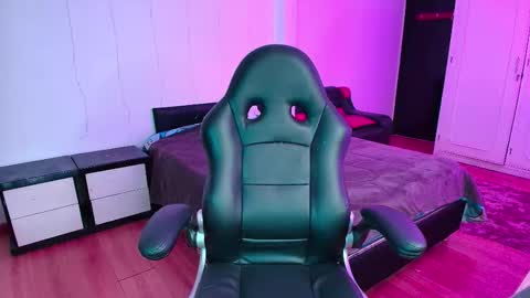 Snapshot of yesie_hot2 chatting on November 24, 2025, 11:15 pm yesie_hot2 online show from November 24, 2025, 11:15 pm