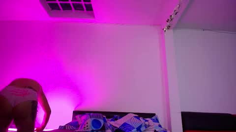 Snapshot of yesie_hot2 chatting on March 8, 2026, 1:14 am yesie_hot2 online show from March 8, 2026, 1:14 am