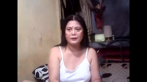 Snapshot of yesimpretty chatting on March 10, 2026, 7:30 pm hi im bea online show from March 10, 2026, 7:30 pm