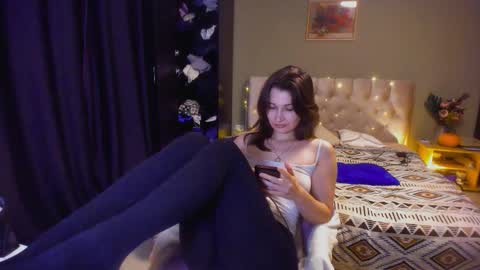 Sofie online show from November 5, 2025, 2:28 pm