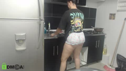 Snapshot of yessica_08 chatting on February 2, 2025, 11:21 pm yessica and andres online show from February 2, 2025, 11:21 pm