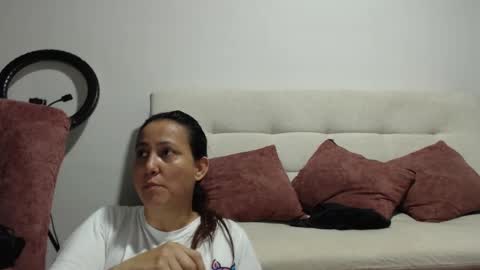 Snapshot of yessica_08 chatting on September 17, 2025, 2:13 am yessica and andres online show from September 17, 2025, 2:13 am