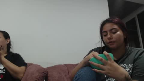 yessica and andres online show from May 7, 2026, 2:28 am