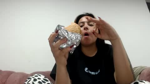 Snapshot of yessica_08 chatting on July 16, 2026, 2:39 am yessica and andres online show from July 16, 2026, 2:39 am