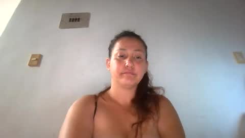 Snapshot of yessica_08 chatting on August 1, 2026, 1:49 am yessica and andres online show from August 1, 2026, 1:49 am