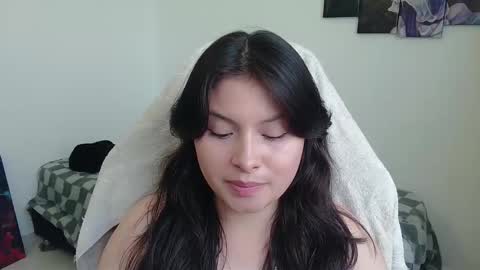 Snapshot of yessica_gomez01 chatting on February 5, 2026, 9:41 pm yessica_gomez01 online show from February 5, 2026, 9:41 pm