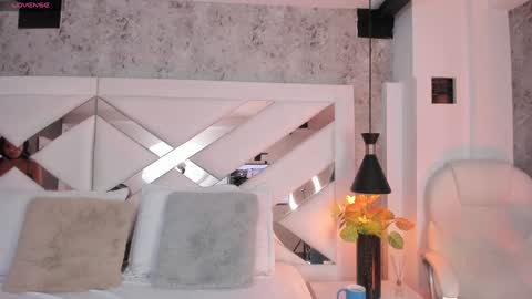 Snapshot of yessica_monteiro chatting on February 4, 2025, 12:33 pm Yessica online show from February 4, 2025, 12:33 pm