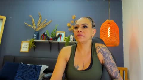 Snapshot of yessika_parker chatting on July 19, 2026, 8:40 am yessika_parker online show from July 19, 2026, 8:40 am