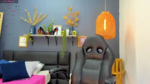 Snapshot of yessika_parker chatting on July 23, 2026, 8:45 am yessika_parker online show from July 23, 2026, 8:45 am