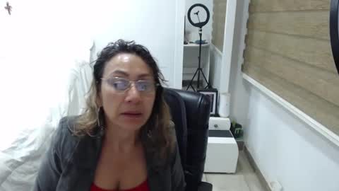 Snapshot of yessilatin chatting on December 10, 2024, 3:09 am jessy online show from December 10, 2024, 3:09 am