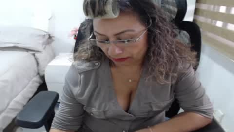 Snapshot of yessilatin chatting on July 9, 2026, 9:52 pm jessy online show from July 9, 2026, 9:52 pm