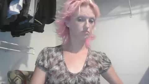 CUMONURFACE online show from December 19, 2024, 9:40 am