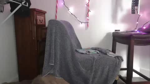 CUMONURFACE online show from December 24, 2024, 6:17 pm