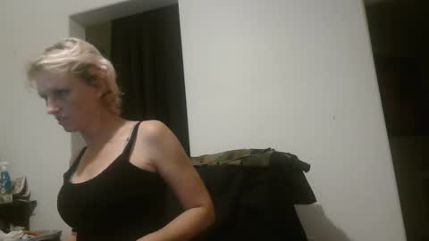 CUMONURFACE online show from February 19, 2025, 12:33 pm