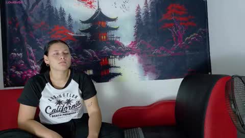yetza_camila online show from September 9, 2025, 11:21 am