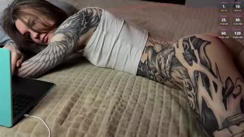 yexes online show from November 13, 2025, 3:38 am