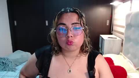 hii i am yini online show from February 27, 2026, 4:56 am