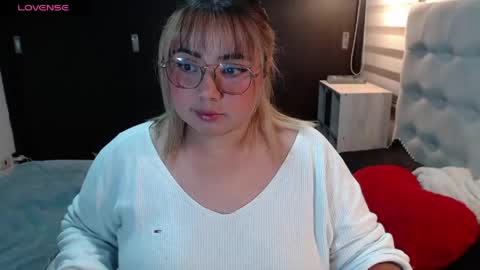 Snapshot of yini_angel07 chatting on May 20, 2026, 2:51 am hii i am yini online show from May 20, 2026, 2:51 am