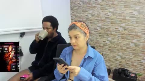 yinyyanghot online show from November 17, 2025, 3:12 am