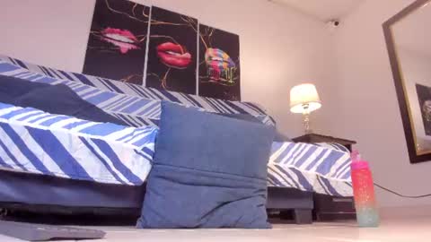 Snapshot of yiovanna19 chatting on August 8, 2026, 12:29 pm Yiovanna online show from August 8, 2026, 12:29 pm