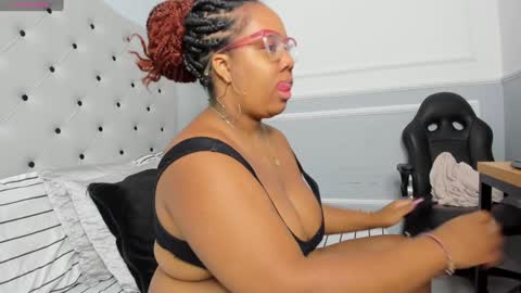 Snapshot of yiseth_02 chatting on December 4, 2024, 3:37 am roxie reyes online show from December 4, 2024, 3:37 am