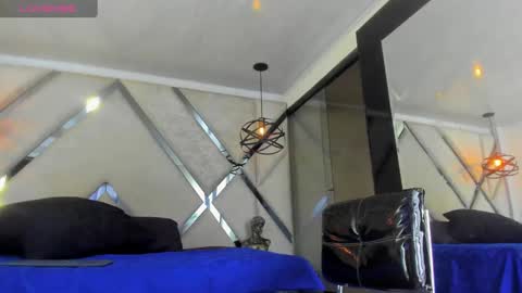 Snapshot of yiyo10_ chatting on March 12, 2025, 3:35 am Yiyo online show from March 12, 2025, 3:35 am