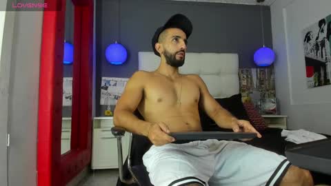 Yiyo online show from September 17, 2025, 9:27 pm