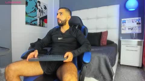 Yiyo online show from March 27, 2026, 9:36 pm