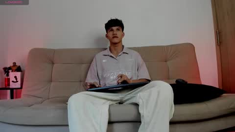 yizus_bonz online show from November 6, 2025, 10:21 pm