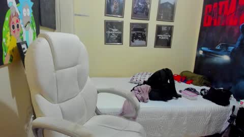 yker online show from October 9, 2025, 4:32 am