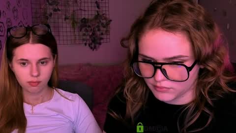 Ylia online show from April 9, 2026, 1:27 pm