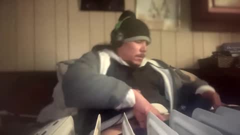 Snapshot of ymmotg chatting on February 19, 2025, 5:38 pm ymmotg online show from February 19, 2025, 5:38 pm