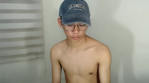 Snapshot of ynotyu chatting on October 31, 2025, 6:03 am ynotyu online show from October 31, 2025, 6:03 am