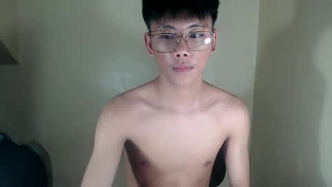 Snapshot of ynotyu chatting on November 2, 2025, 4:20 pm ynotyu online show from November 2, 2025, 4:20 pm