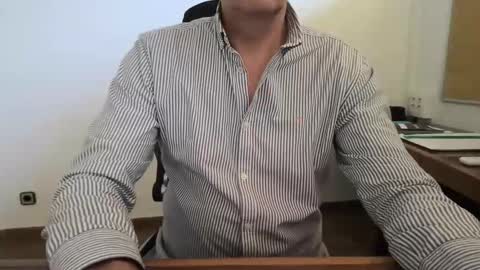 Snapshot of yo47 chatting on November 17, 2025, 2:45 pm Yo47 online show from November 17, 2025, 2:45 pm