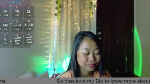 yoga_yogi online show from March 9, 2025, 6:21 pm