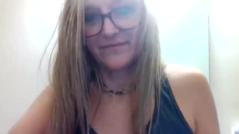 Snapshot of yogabuttttttt chatting on October 3, 2025, 2:41 am yogabuttttttt online show from October 3, 2025, 2:41 am