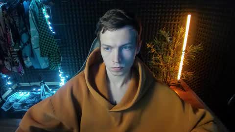 Snapshot of yoi_aji chatting on September 24, 2025, 5:00 am You can ask my name in pm online show from September 24, 2025, 5:00 am