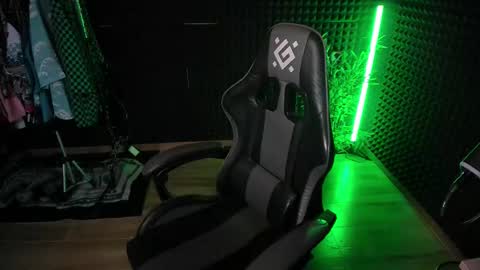 Snapshot of yoi_aji chatting on October 23, 2025, 5:51 am You can ask my name in pm online show from October 23, 2025, 5:51 am