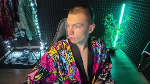 Snapshot of yoi_aji chatting on October 31, 2025, 6:09 pm You can ask my name in pm online show from October 31, 2025, 6:09 pm