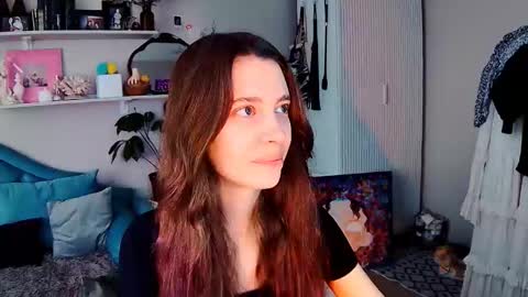 yoka_paradoxxx online show from May 13, 2026, 11:07 am