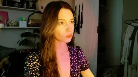 yoka_paradoxxx online show from May 17, 2026, 12:34 pm
