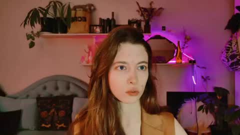 yoka_paradoxxx online show from June 18, 2026, 9:36 am