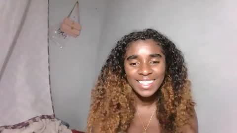 yolandrina05 online show from October 2, 2025, 9:38 am